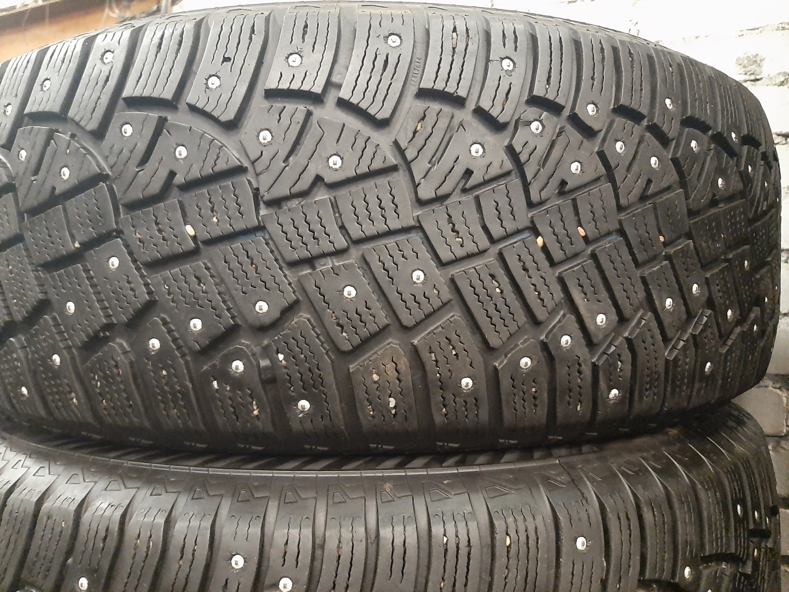 naastrehv Continental Conti Ice Contact 2