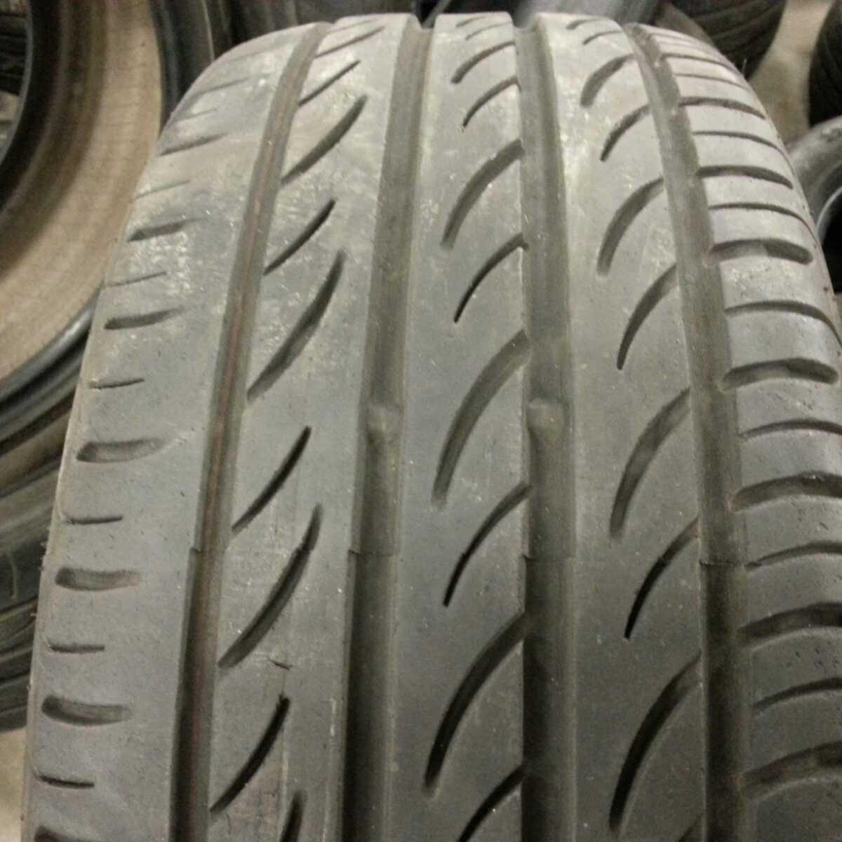 suverehv Pirelli P ZERO Nero